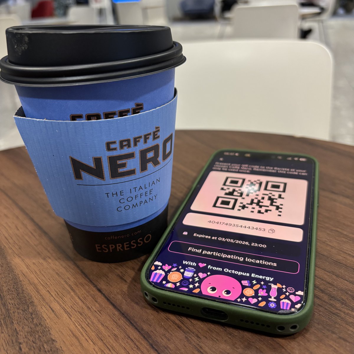 Richard_AB_'s tweet image. Mad time to be awake!  Airport standby this morning, fuelled by Caffè Nero in conjunction with Octopus Energy (and no, neither of them paid me to say that!!)

#WritingCommunity