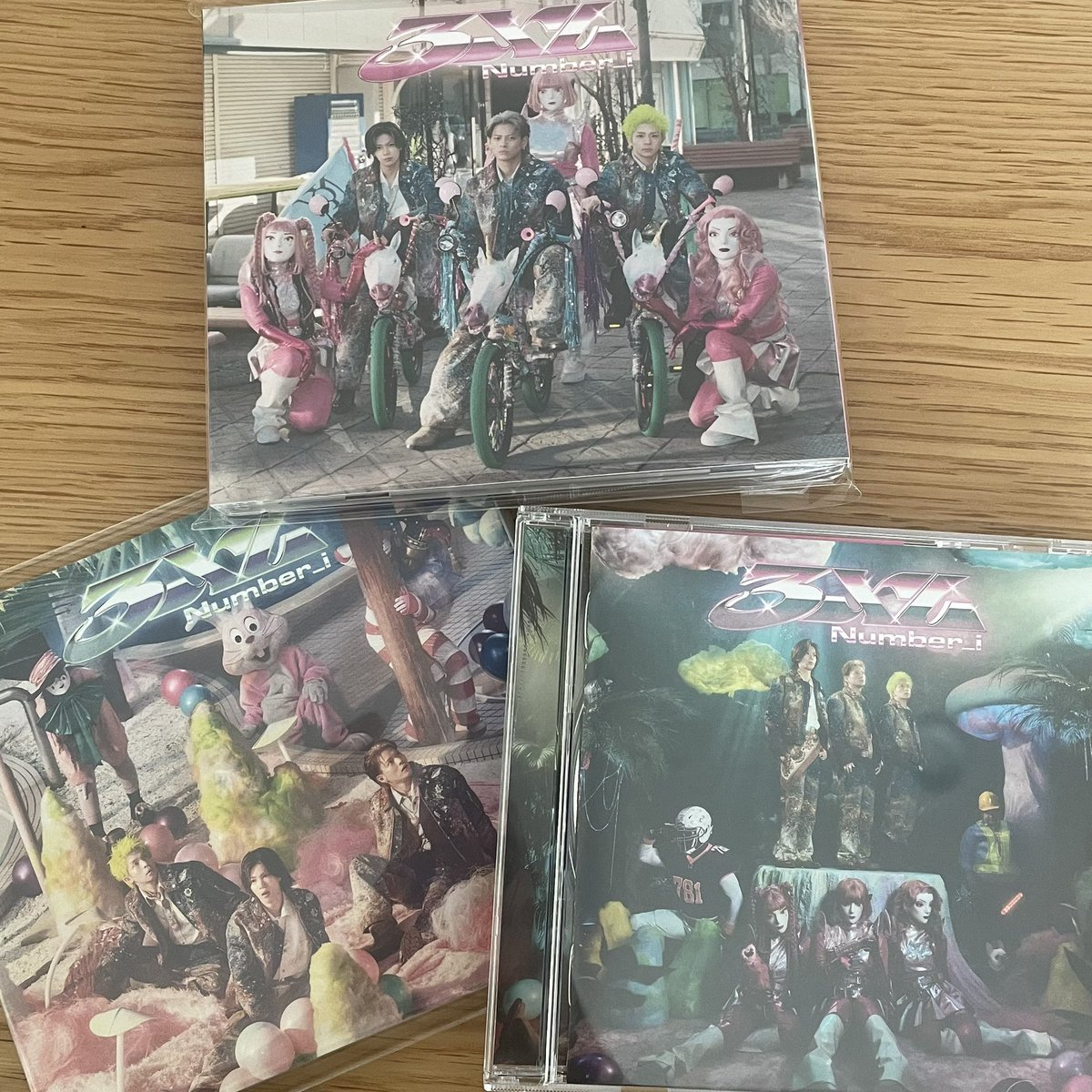 ohrii0905's tweet photo. 随分出遅れたけど発売おめでとう🎈
私の元にはサインは届かなかった🥲
まだまだ愛が足りないのね🤣
曲もたくさん聞いて
ＧＷにBlu-rayはゆっくり見よう🥰
#3XL https://t.co/QG0nvd3kU3