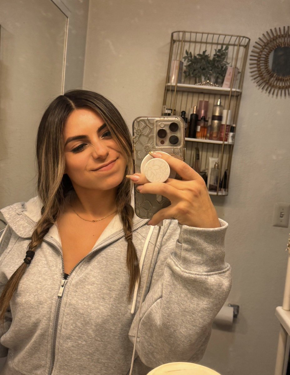 Dahnikz tweet media