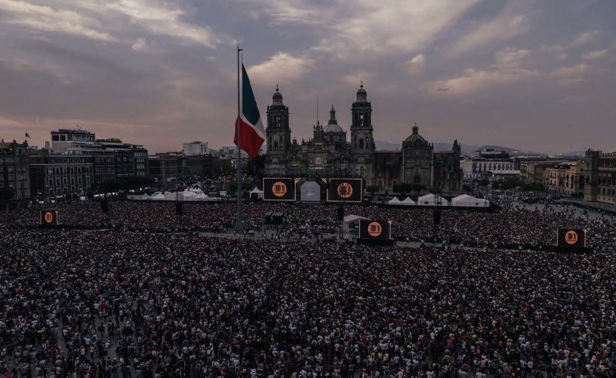 Muchos dijeron: que se cancele el concierto porque no hay metro. Yo digo:

Que haya metro y también muchos conciertos públicos y gratuitos