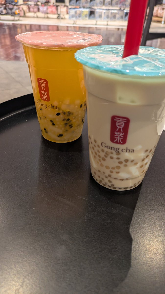 mugidontw's tweet photo. この間行ったらまだなくてしょんぼりした。はやく飲みたい🥭 https://t.co/r1k1tMVaRk