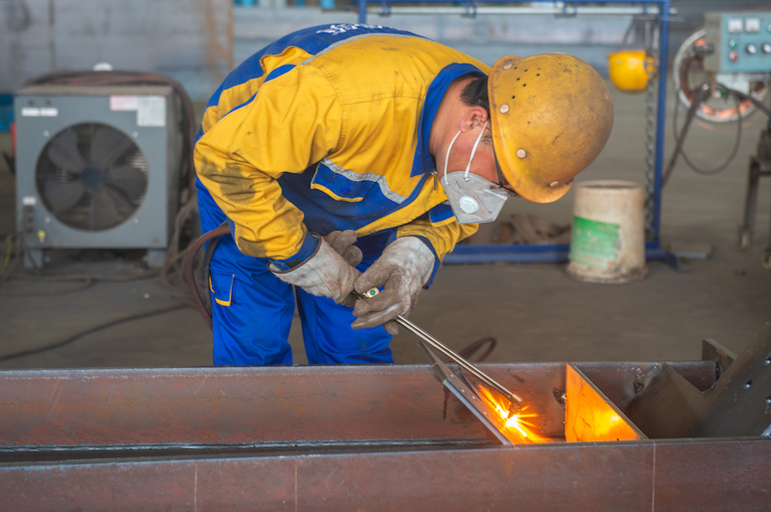 Huazhuhuiteng's tweet image. Sparks of craftsmanship, strength built to last.
Every weld is a promise of quality, precision, and reliability.
From skilled hands to strong steel structures—we don’t just build parts, we build trust.
cnsteelstructure.net
#WeldingCraft #SteelFabrication #FactoryWork