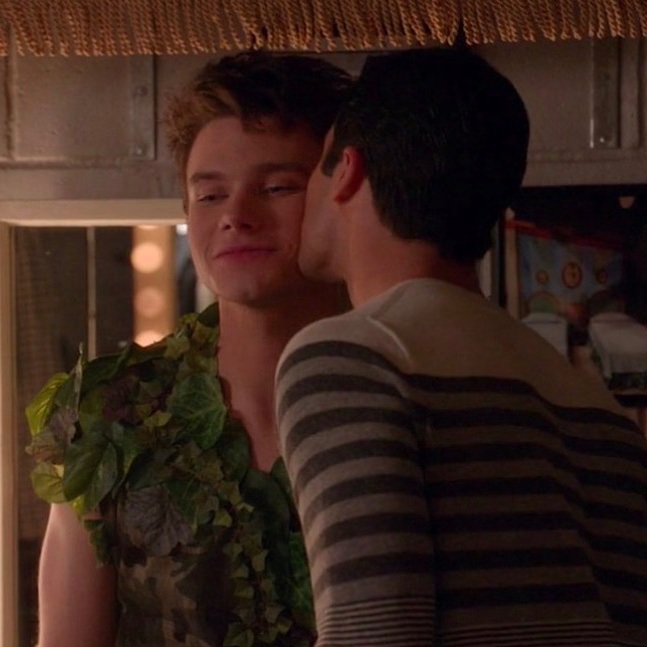 gleek tweet media