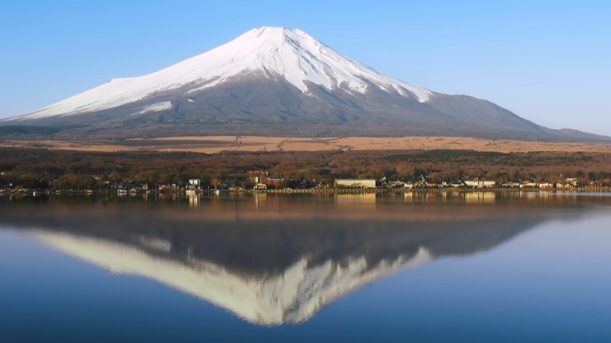 今週は #富士山「北斎・広重を魅了した四季折々の絶景」です 頂上に