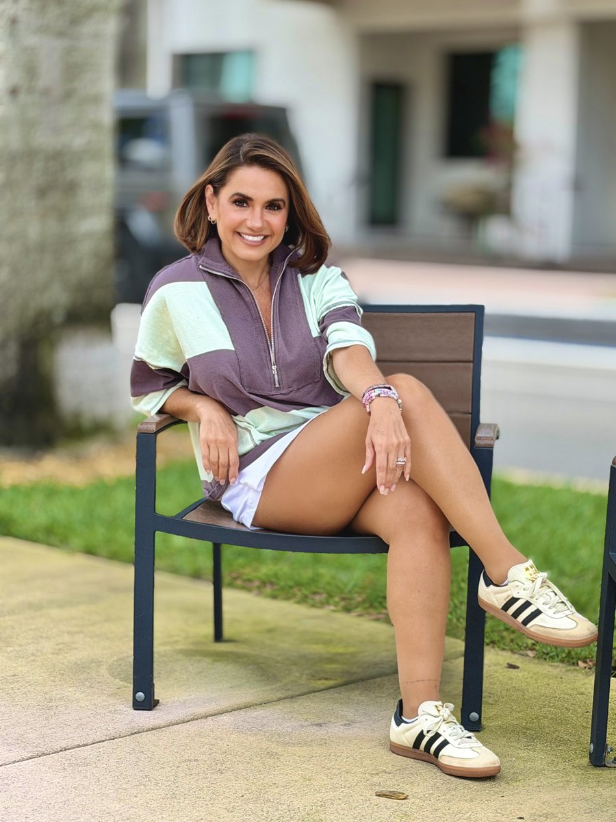 MenchacaOficial's tweet image. ¡Se nos acabó abril!!💞💃🏻
. 
. 
.
.
. 
#tvhost #entretenimiento #host #telemundo #televisión