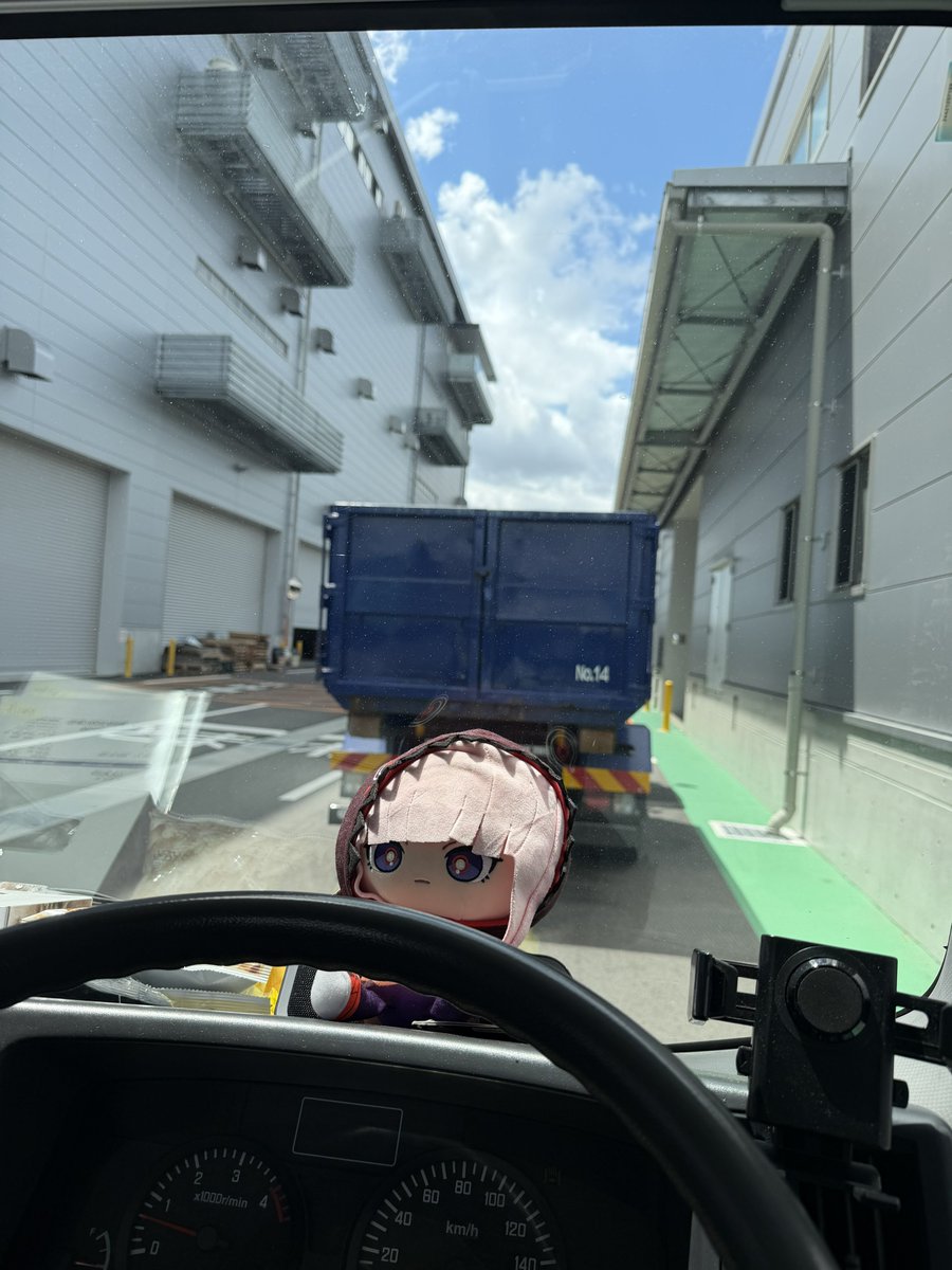 皆さん情緒ライブです？ 
うちは仕事ですー なんなら順番待ちでーす

全力で楽しんできてねー