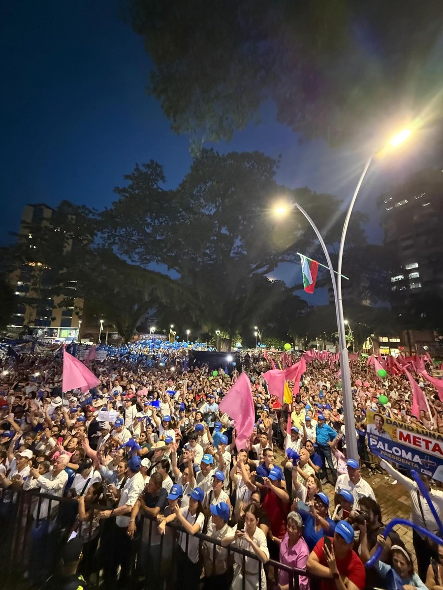 No copeo de encuestas 

<a href="/PalomaValenciaL/">Paloma Valencia L</a> PRESIDENTE !!