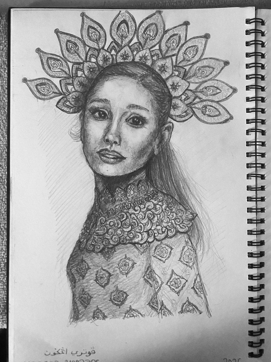 MeeRebus11's tweet image. Sketch for today

"Puteri Bersanggul Lintang"

#sketch #drawing
