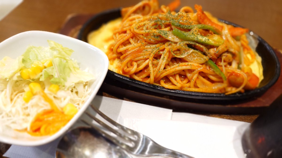 鉄板ナポリタン食べた🍝
熱々で舌が😹
久々に食べたナポリタン美味しかったです😊