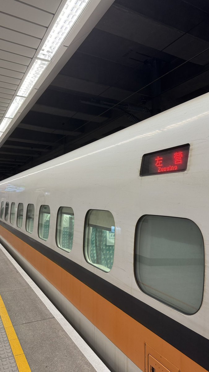 パン tweet media