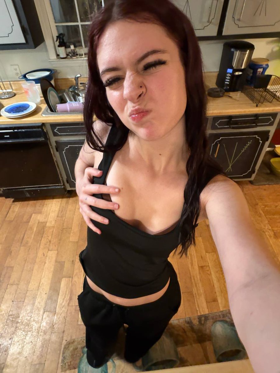 AlpineGirlie tweet media