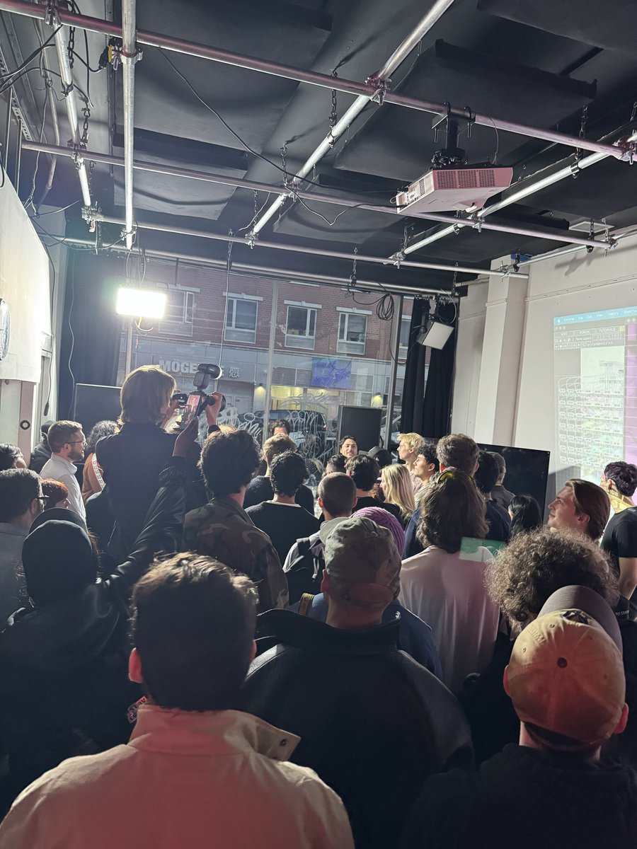 lisa tweet media