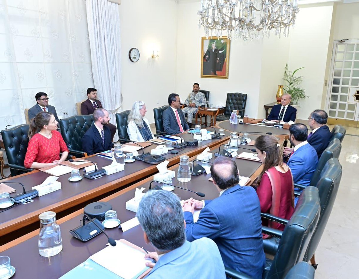 PernilleUNICEF's tweet photo. Honoured to meet PM Shehbaz Sharif on a critical issue: lead exposure.
It contributes to premature births, malnutrition & impaired brain development. Children under 5 are most at risk.
Deeply encouraged by strong government commitment to act.
#LeadFreeFuture #ForEveryChild https://t.co/VOJhUW5ZKB