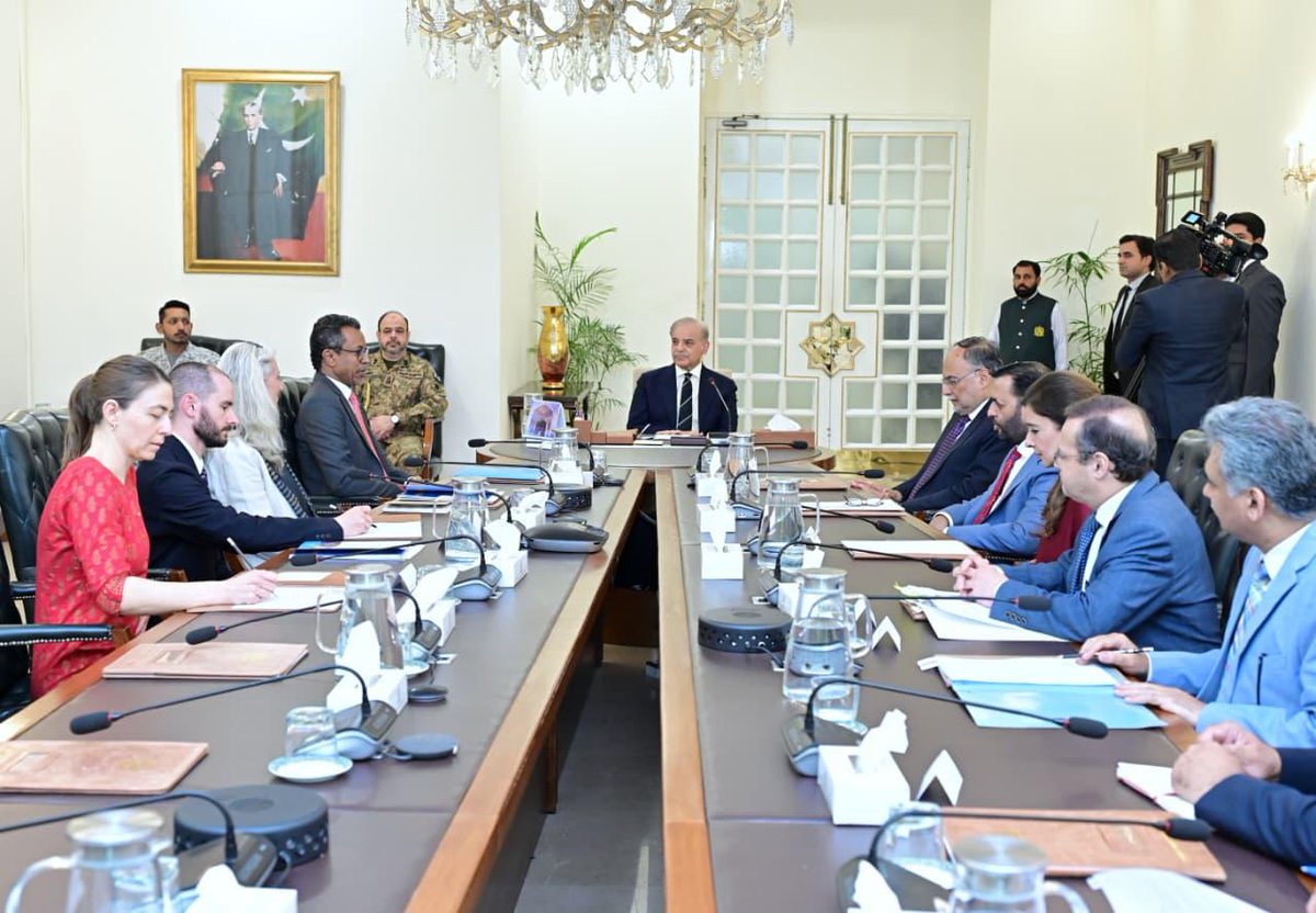 PernilleUNICEF's tweet photo. Honoured to meet PM Shehbaz Sharif on a critical issue: lead exposure.
It contributes to premature births, malnutrition & impaired brain development. Children under 5 are most at risk.
Deeply encouraged by strong government commitment to act.
#LeadFreeFuture #ForEveryChild https://t.co/VOJhUW5ZKB
