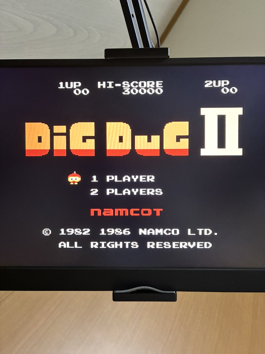 keipi_136's tweet image. #ファミコン
#レトロゲーム
#アリエク

Lava-Fc Pro ですがアスペクト比を本体設定で変更可能です！
イジェクトボタンはダミーでは無く、押すと青ウィンドウのメニュー画面が開きます。

あと、互換機泣かせのグラディウスⅡやディグダグⅡも問題なく起動しました⭐️
