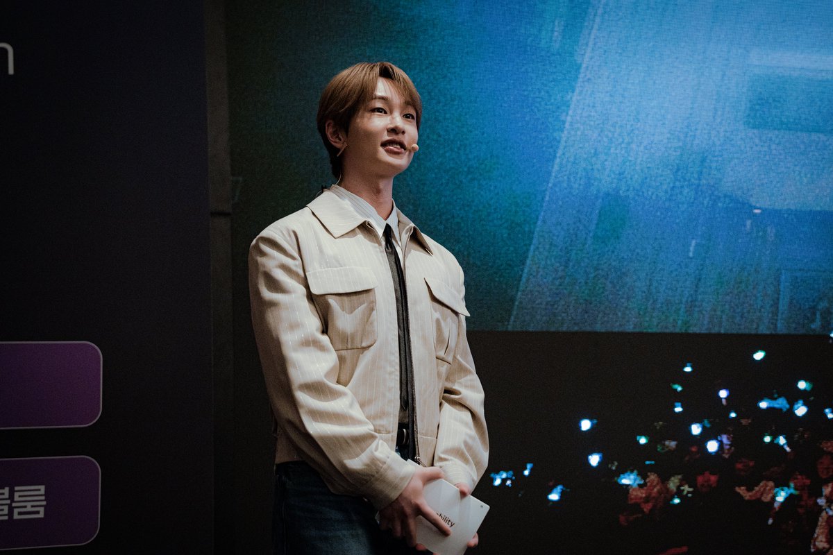 ONEW tweet media