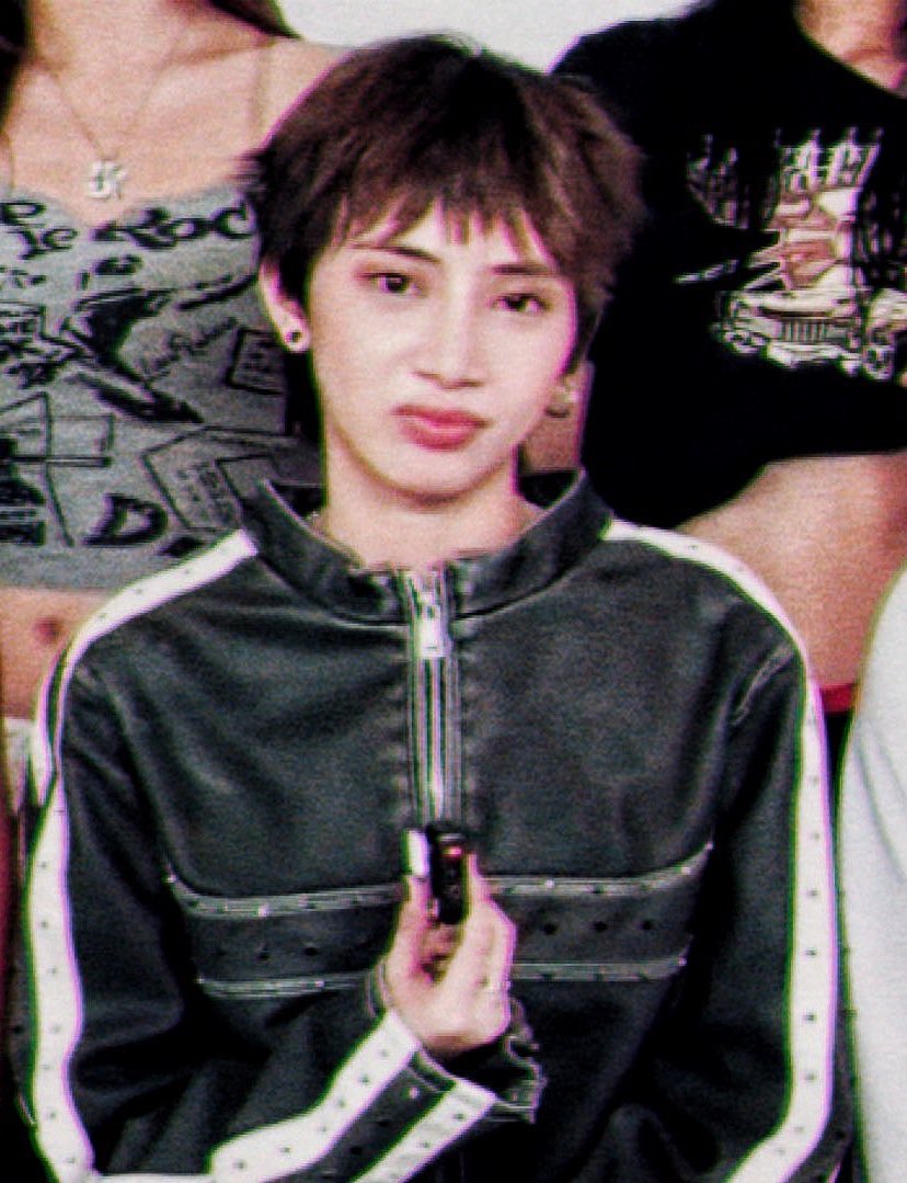 IMAGINE: 

“Wag kang makikipag away. wag mo kong gagayahin nung kabataan ko”

“Suntukin ko pa sila” 

This Ken-Eurekah mag ama lore 🙂‍↔️

#XONARA_EUREKAH #SB19_KEN