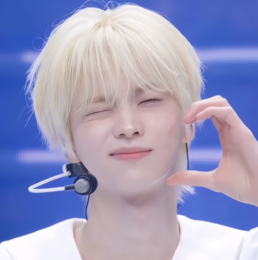 유라 tweet media