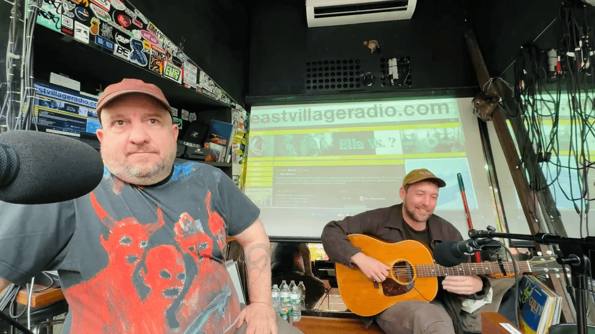 Watch The Magnetic Fields and Fleet Foxes Perform “Book of Love” Together d100.news/TSJtLR