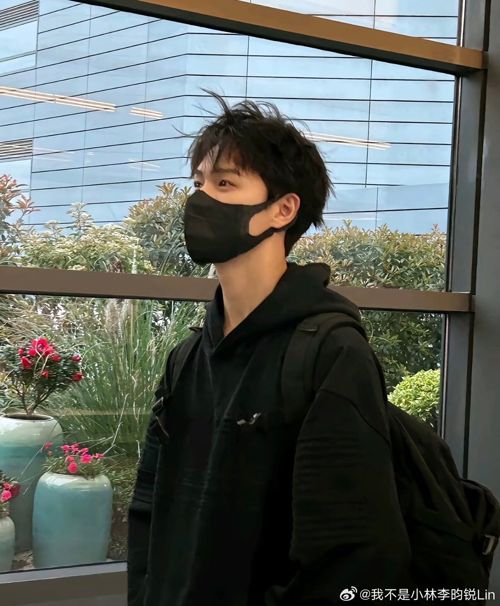 ourfavman's tweet photo. ㅤ
Rehat sejenak dari pekerjaan. Liburan dulu bareng tetangga baru.
ㅤ https://t.co/gcJTdNSAjl