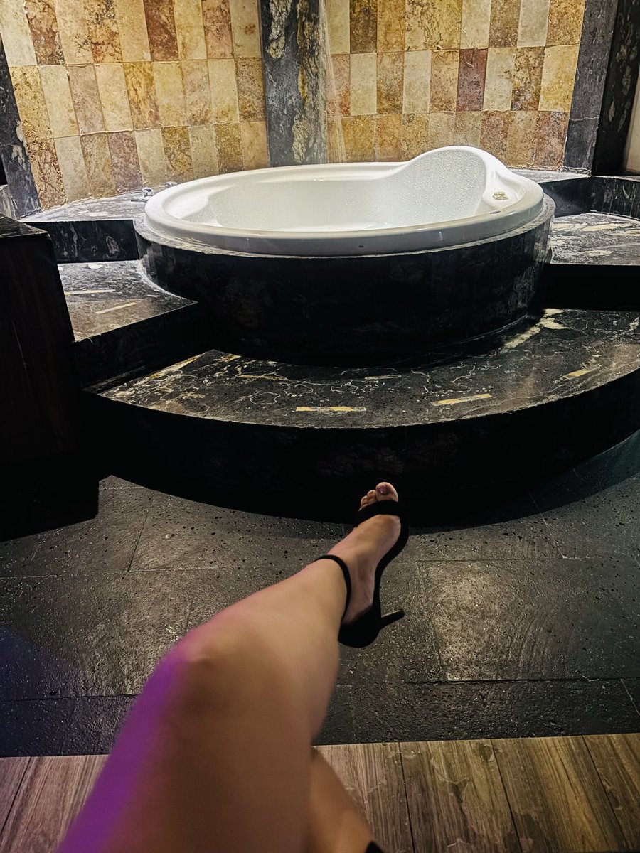 Mary hotwife tweet media