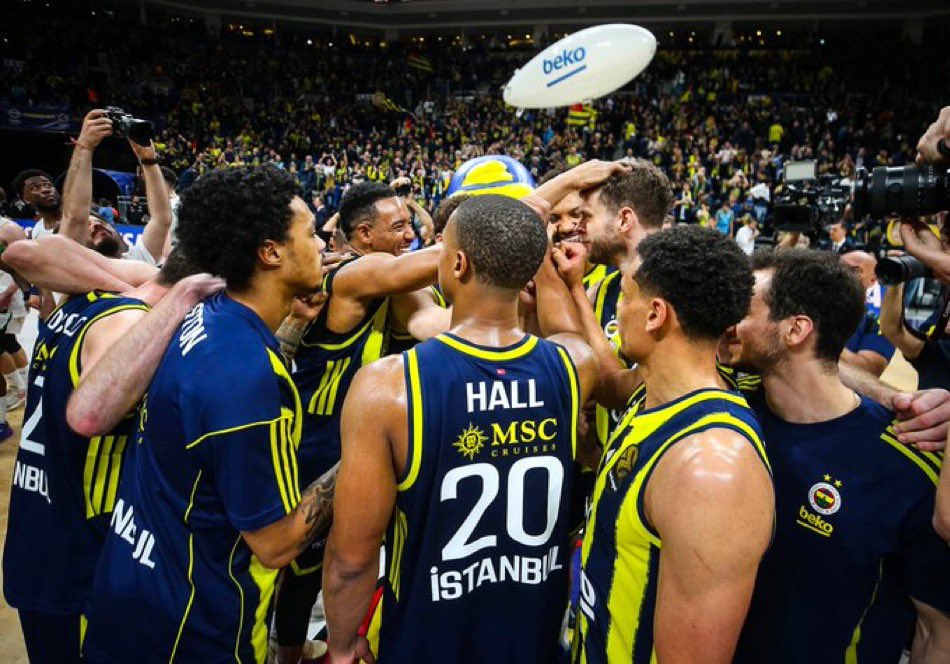 Inside Fener tweet media