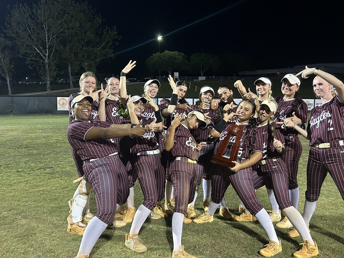 GJSoftball's tweet photo. Back to back District Champions 🦅💚💛 https://t.co/DqSpsEROEs