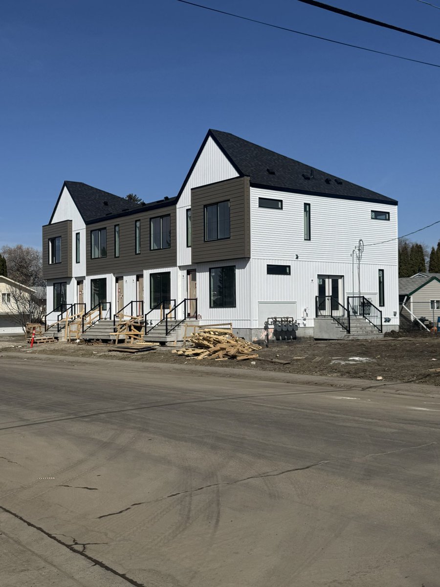 engagefcx's tweet photo. Most people see a finished building.
I see hundreds of decisions, mistakes caught early, and problems solved before they became expensive.

4 homes. 8 units. Built through winter, delays, and chaos.

This is what real development looks like. 🏗️ https://t.co/gORrBmvbJq