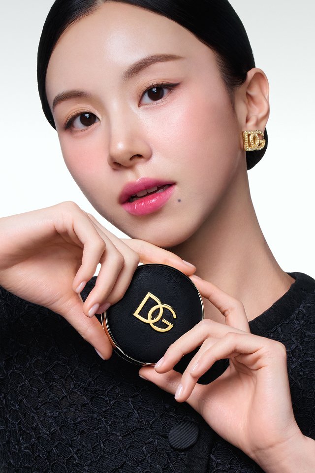 kun_once2129's tweet photo. CHAEYOUNG x DOLCE &amp; GABBANA BEAUTY
#채영 #CHAEYOUNG
#트와이스 #TWICE
#TWICE_THISISFOR_WORLD_TOUR
@JYPETWICE https://t.co/bqhAWG1sdZ
