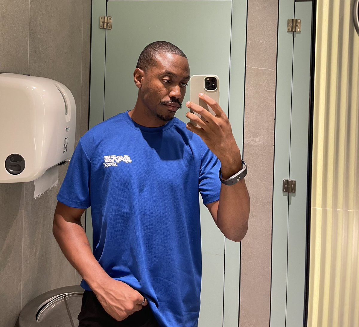 _moestyle's tweet photo. Bonjour 🇨🇩 | can u drop your flags ? https://t.co/PEXuwCn4IJ