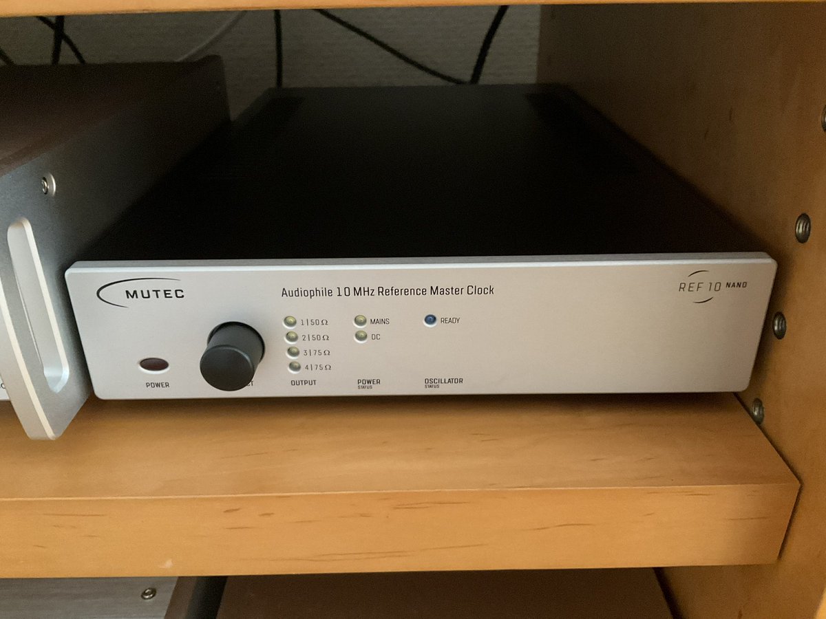 KTM819O4's tweet photo. #MUTEC #REF10NANO #10MHz #矩形波発振器 https://t.co/YgJrlTNPVv