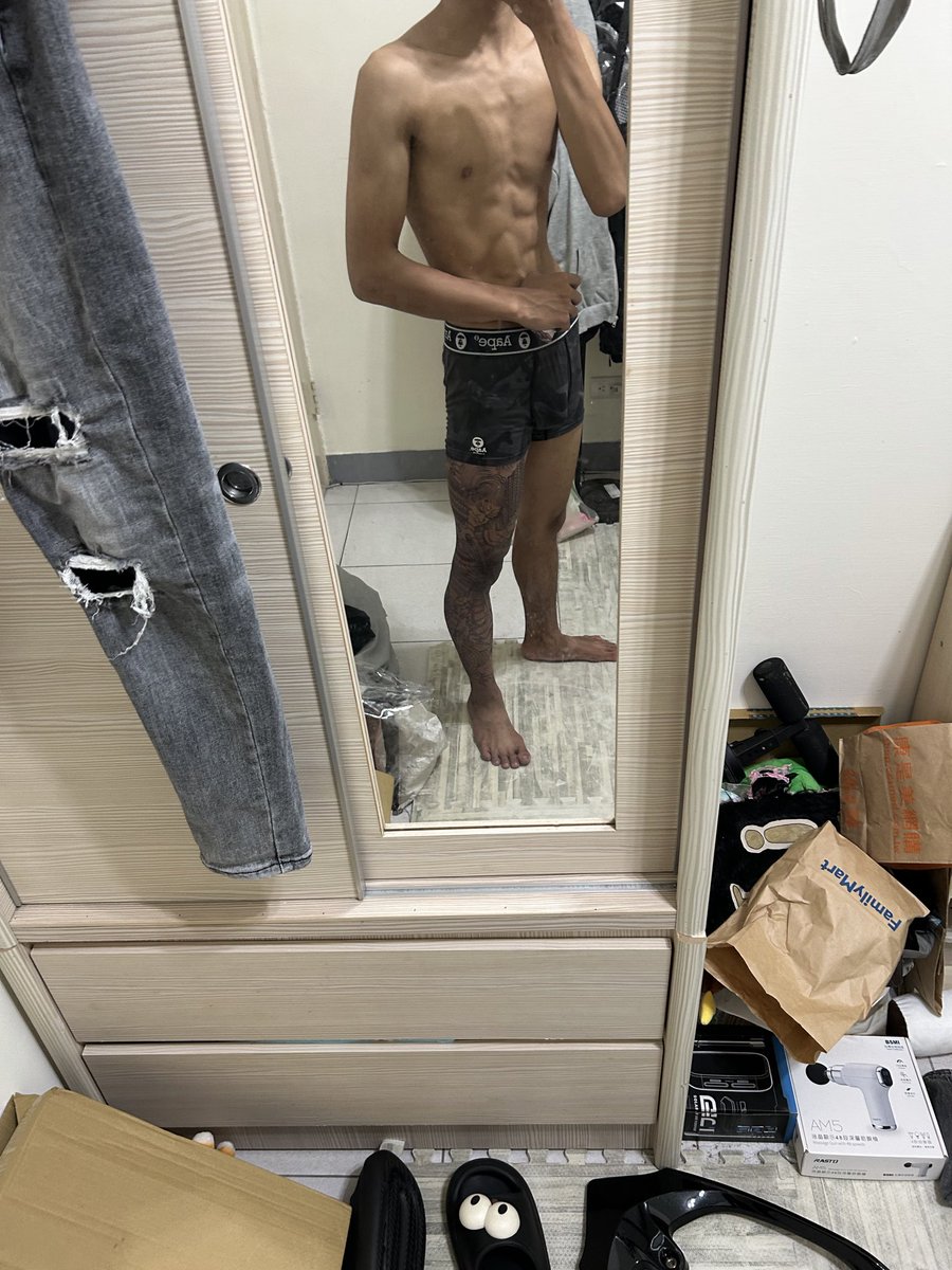 義 tweet media