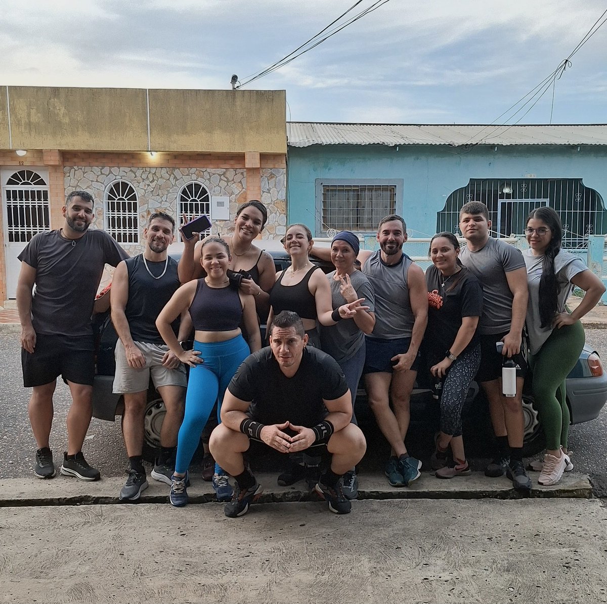 danrivhor's tweet image. Unas con el team después de entrenar
#crossfit #venezuela