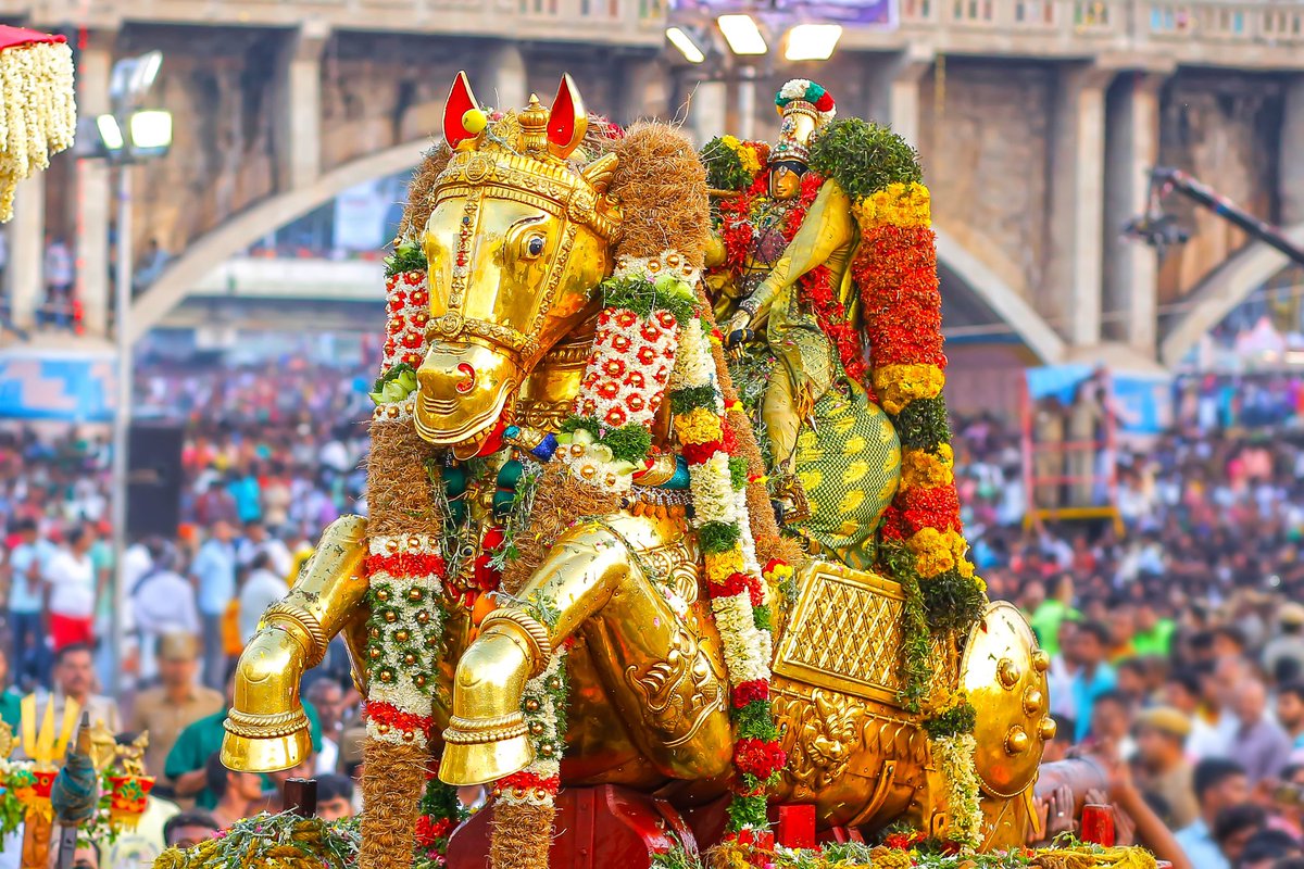 RJGovind104's tweet photo. வைகையில் கள்ளழகர் ❤️

#Madurai #ChithiraiFestival #மதுரை https://t.co/6DbGu2p9OE