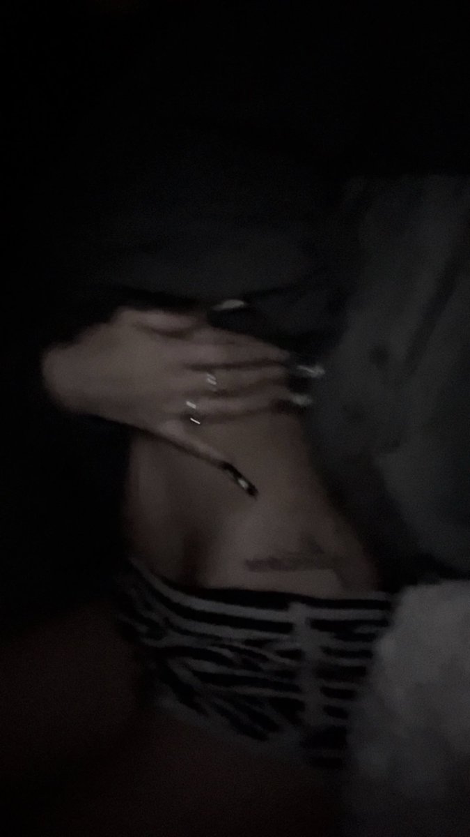 aislynreza's tweet photo. goodnight https://t.co/wa05CxSLIg