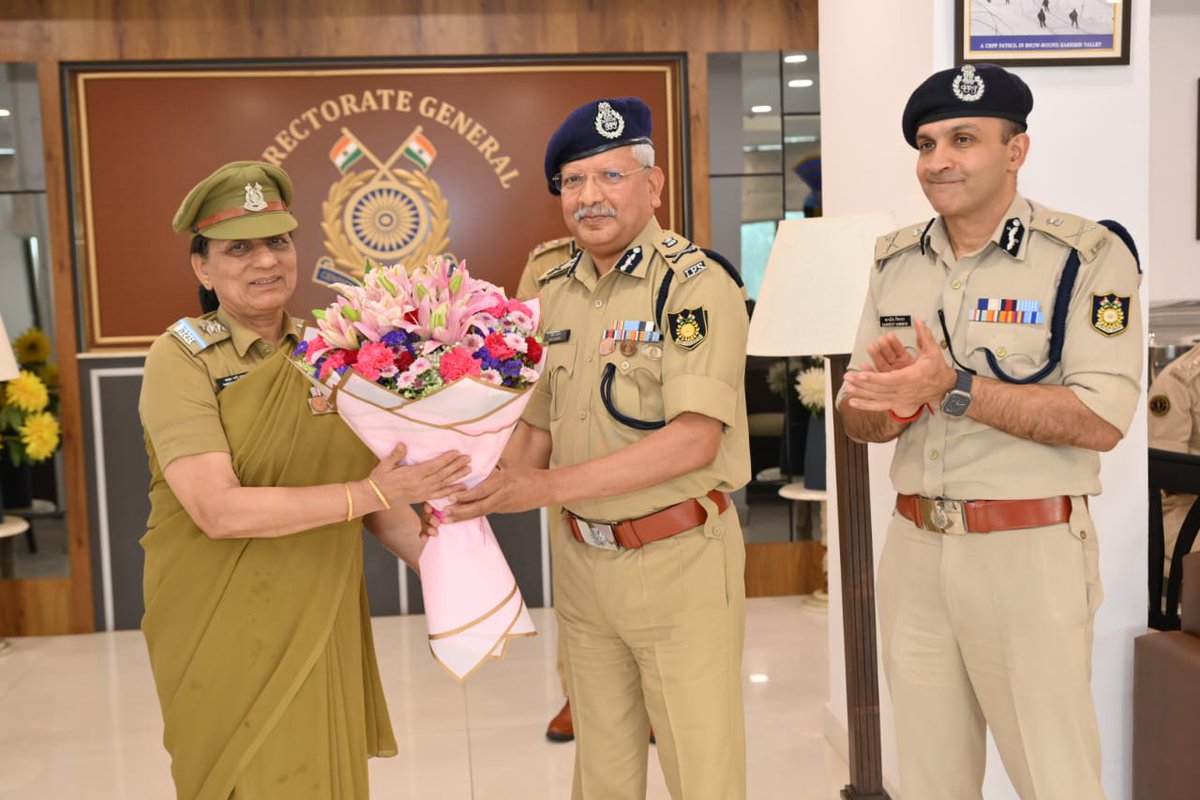 crpfindia's tweet image. Under the dynamic leadership of DG, #CRPF Shri @gpsinghips, the #CRPFWelfareDirectorate continues to set new benchmarks in service delivery.

#CRPFWelfareDirectorate has once again achieved 100% Pension Payment Orders this month for superannuating personnel. This is not a