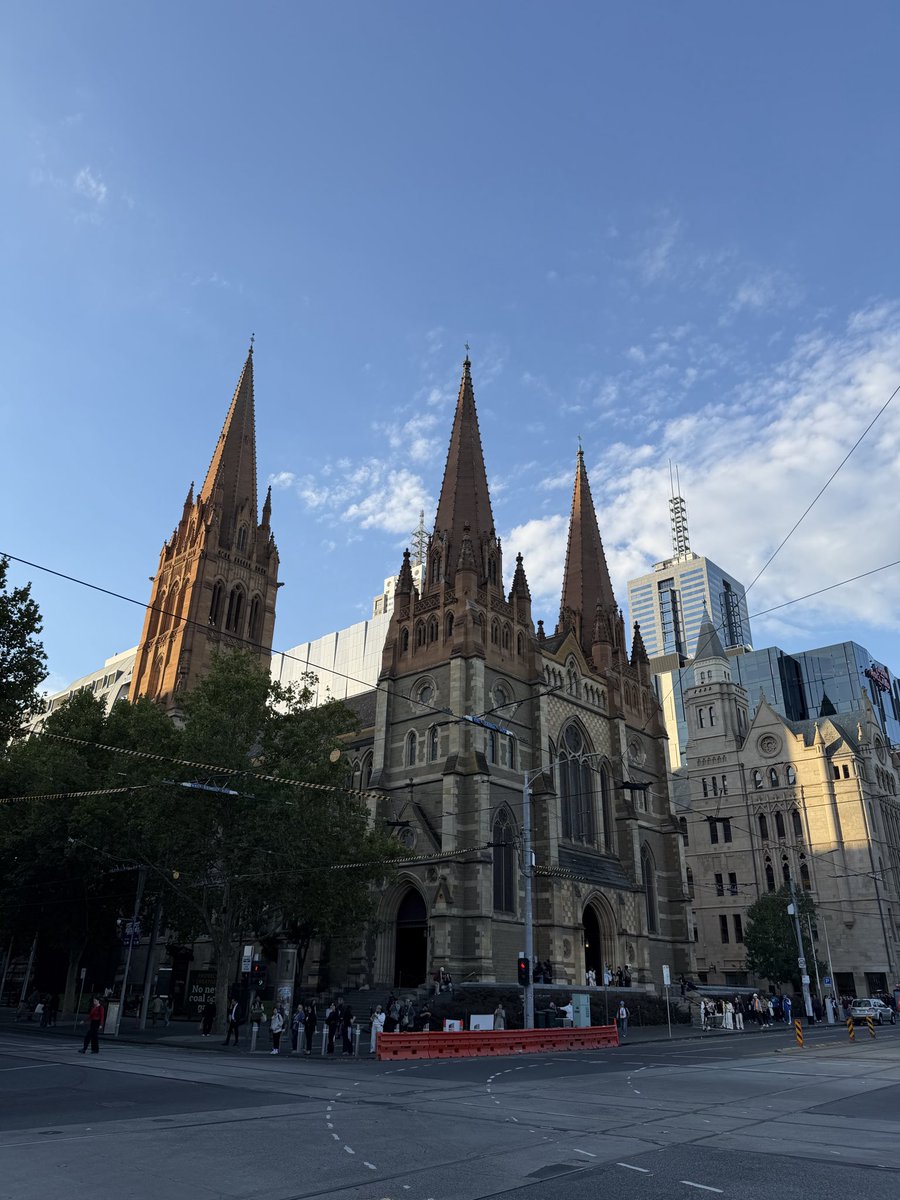igenerativeai's tweet photo. 🌏 Continent #5. Country #16. 🇦🇺First stop: Melbourne — and wow, this city has soul. Creative, diverse, and endlessly charming. 🐨

#digitalnomads #traveler #melbourne https://t.co/dKSdAfSBTf