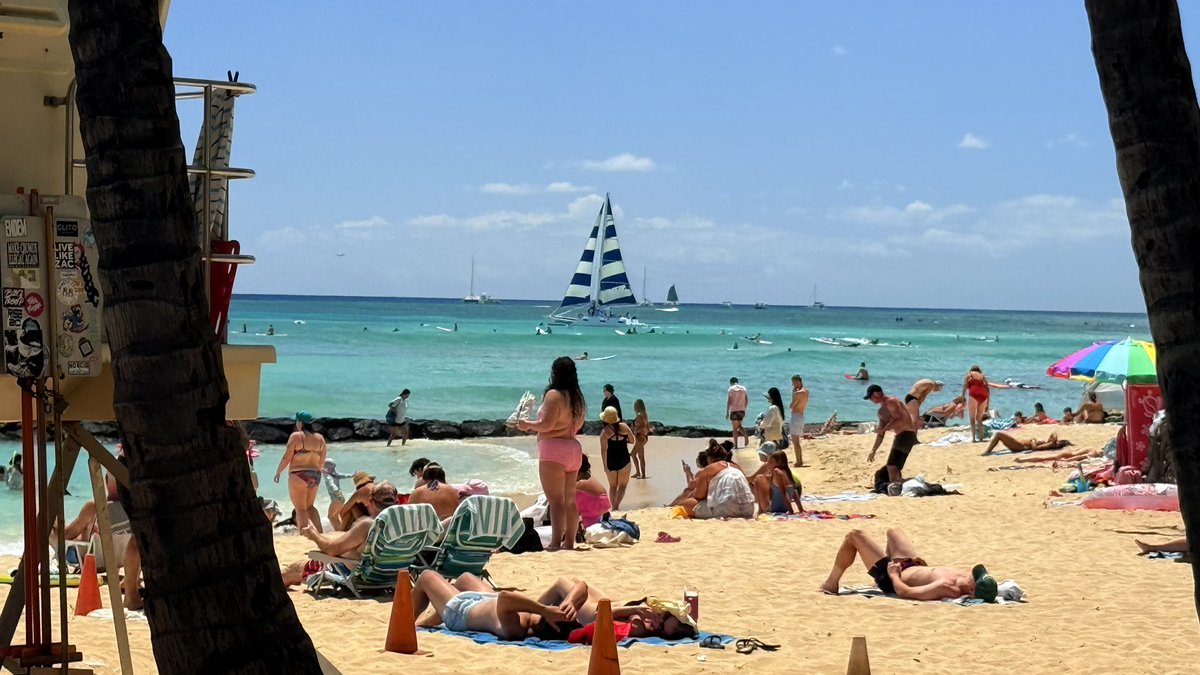 hawaii_isla808's tweet image. Waikiki Beach in Honolulu, Hawaii 📸☀️⛱️🏖️🏝️🌺❤️🤿🏊‍♂️ #oahu #honolulu #hawaii #waikiki #waikikibeach