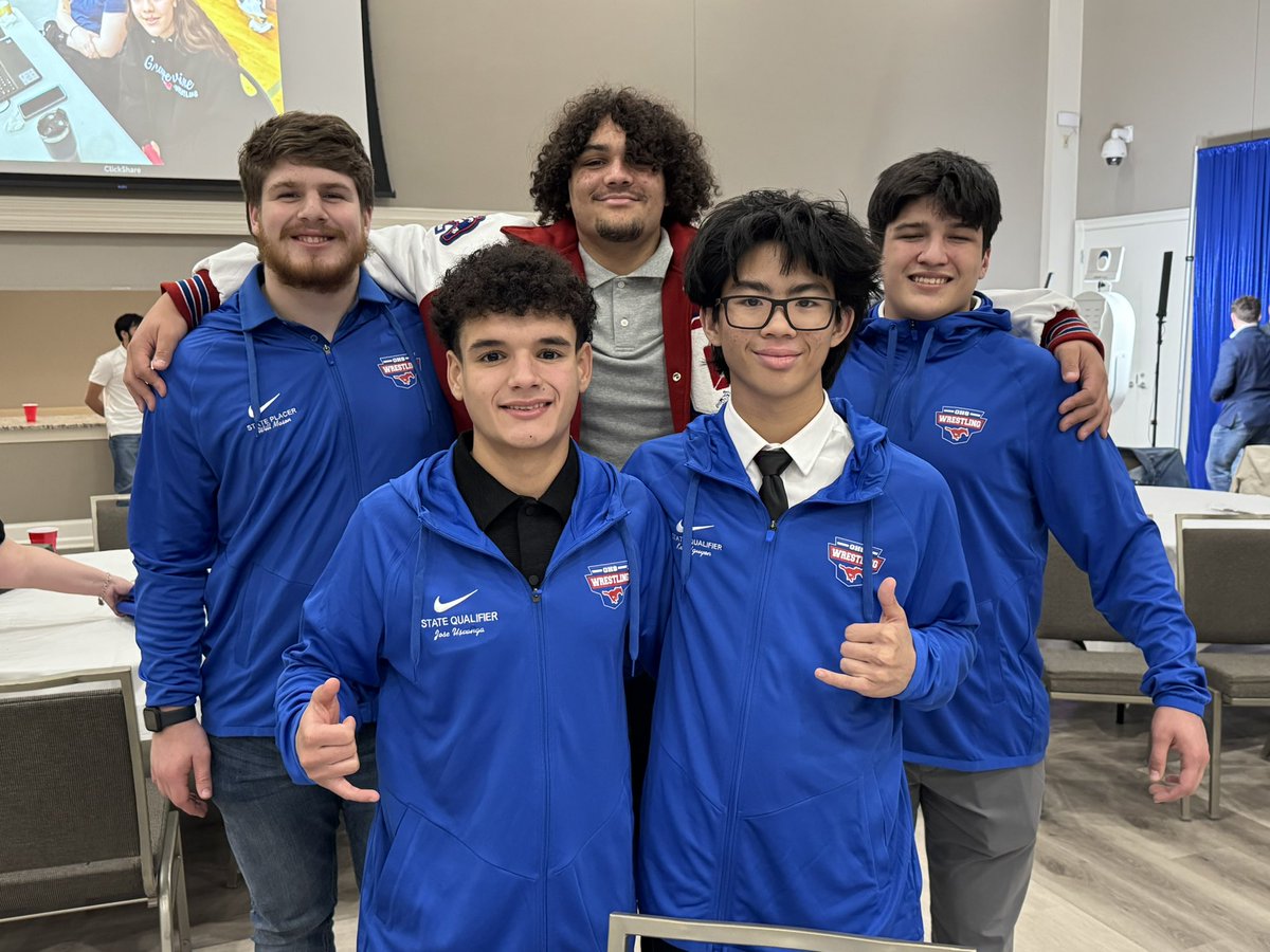 JoseUscanga1w's tweet image. Thank you to the coaches and team for making me into the man I I’m today all glory to God and to keep the mustang wrestling family together.amen 🤼
#banquet #team #wrestling #stillworking #coaches