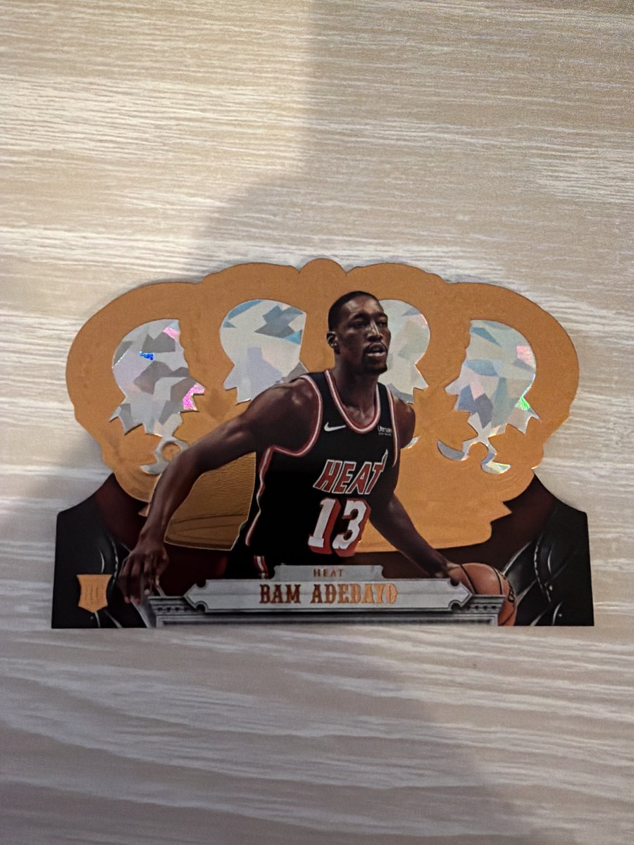 SportsCardChick tweet media
