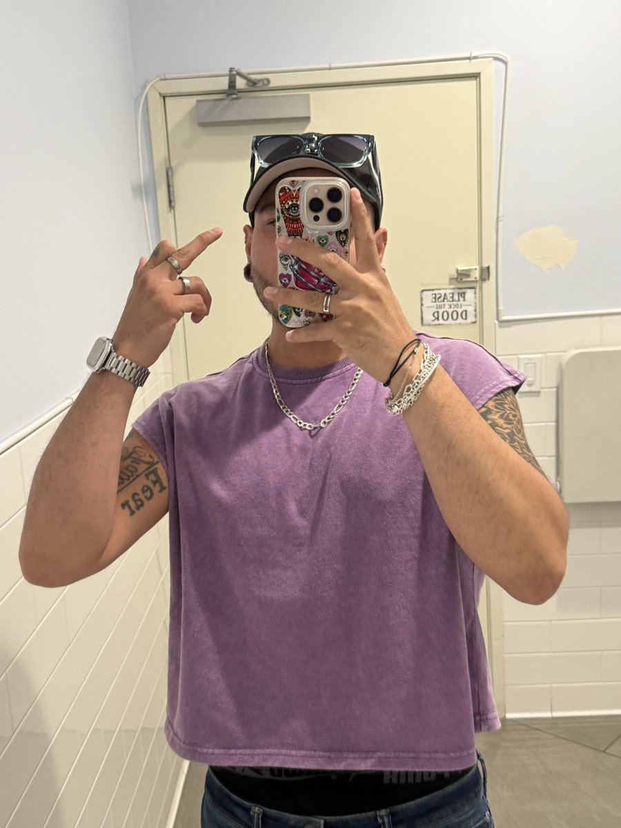 🖕🏽