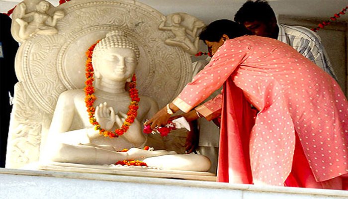 आदरणीय बहन जी द्वारा मुख्यमंत्री रहते हुए उत्तर प्रदेश में तथागत गौतम बुद्ध के याद में किया गया कार्य
गौतम बुद्ध को घर घर तक पहुंचाने वाली बहन जी थी 

1, गौतम बुद्ध यूनिवर्सिटी (Greater Noida): नोएडा में गौतम बुद्ध नगर जिले में 511 एकड़ में विश्वस्तरीय यूनिवर्सिटी स्थापित की,