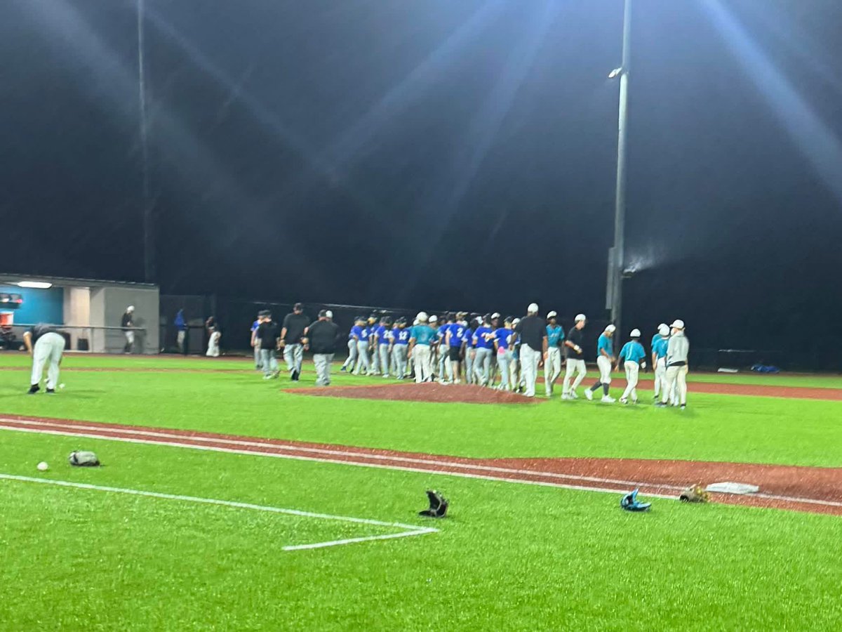 Nav_Athletics's tweet photo. Big Win for our baseball program‼️ they’ll be back in Navasota Friday for Game 2‼️#WinTheDay🐍🔵⚪️ https://t.co/nVYOvJF29H