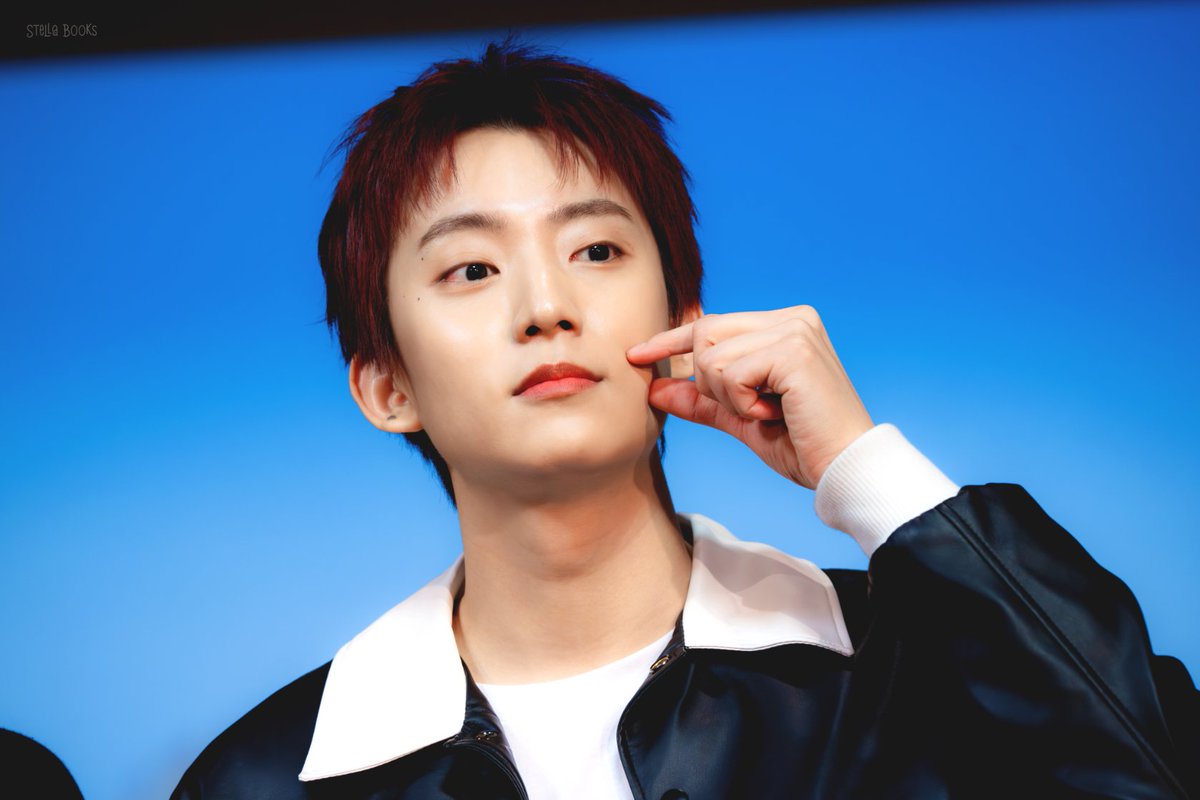 별책방 tweet media