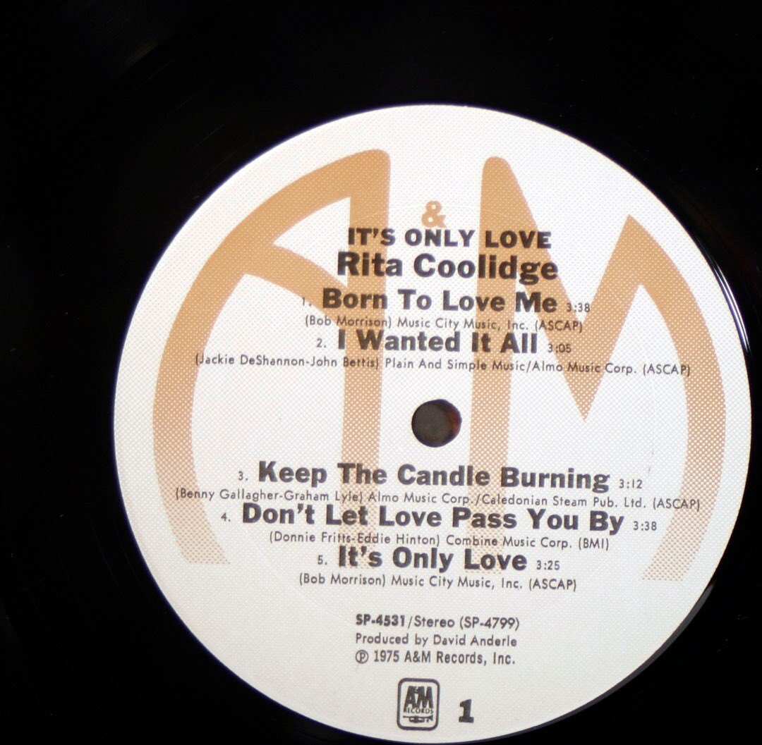 FrankMalfitano's tweet image. ALTERNATE CLASSIC LP OF THE DAY: Happy 81st 🎂 to versatile smooth voiced #Pop #singer #RitaCoolidge here’s a typically solid 1975 album including songs by her then husband #KrisKristofferson #JackieDeShannon &amp;amp; #Jazz #Blues standards MEAN TO ME, AM I BLUE #1970s #lp