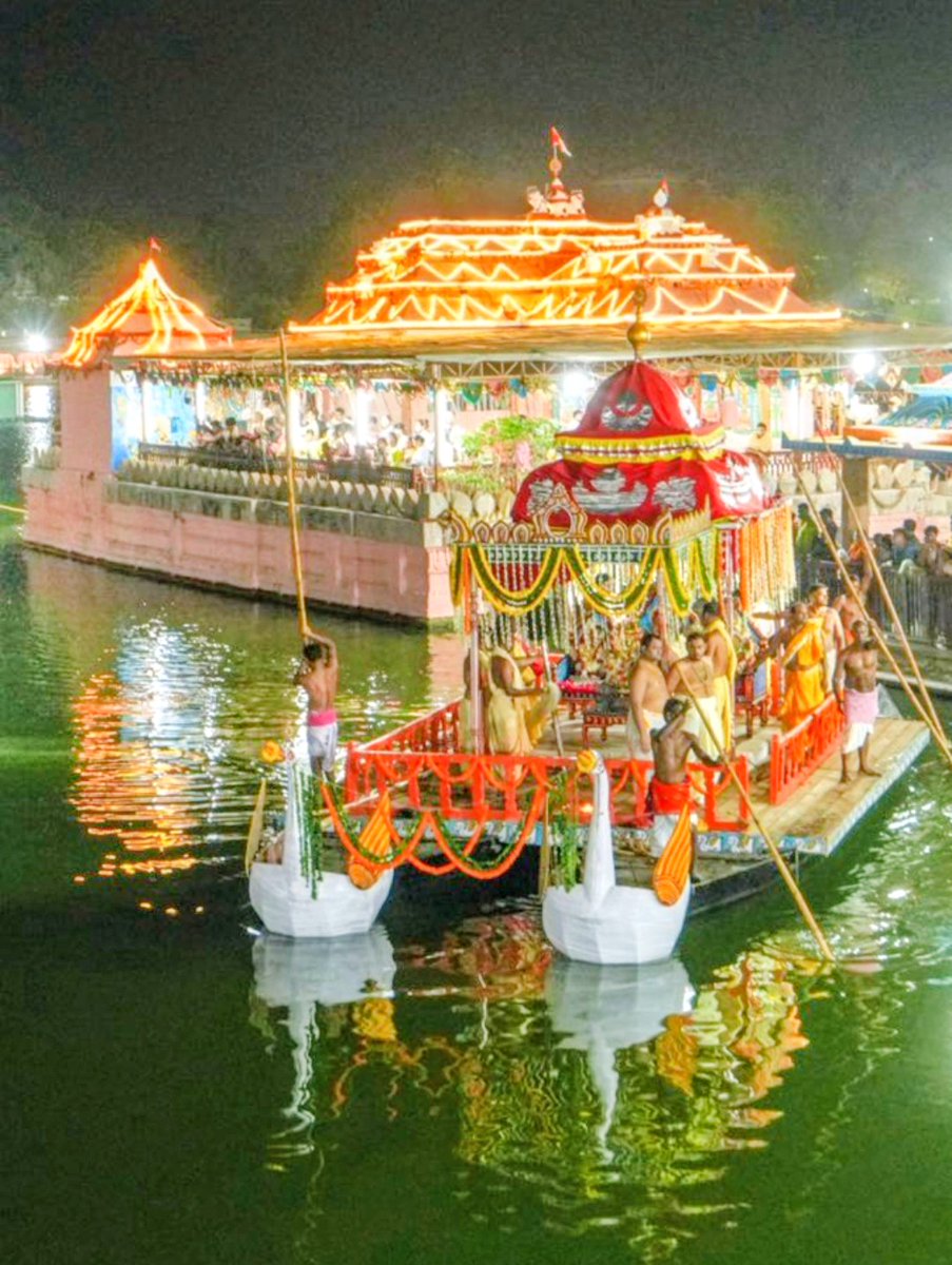 drkhuntia21's tweet image. The Tradition of Lord Jagannatha is unique in the world! Its so rich &amp;amp; beautiful with festivals happening through out the year. #ChandanJatra marks the begining of Mahaprahus annual Ratha Jatra. But #ISKCON is playing the spoil sport by conducting Ratha Jatras, using ours lords