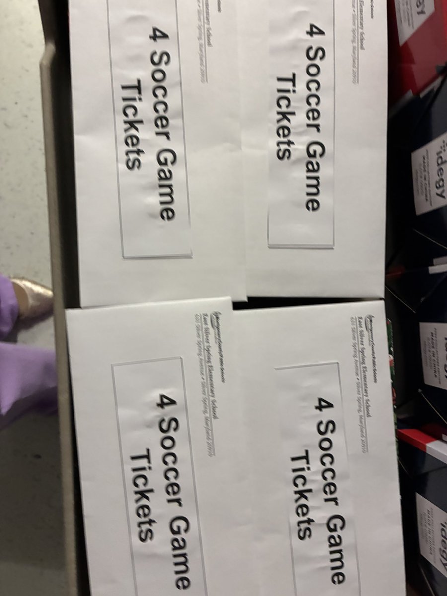 ESilverSprCSL's tweet photo. East Silver Spring ES celebrates student dedication with our attendance awards! @CSconnect_MCPS @csspecialist77 @DrYolandaAllen @MCPS @ThomasTaylorEdD https://t.co/5qQKrSCG0a