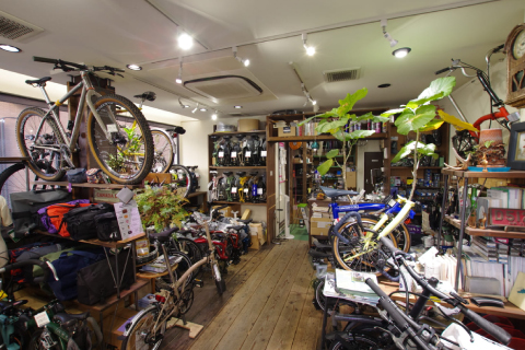 OsakaPoint's tweet photo. Osaka Pointが貯まる・使える‼️
新しいお店が仲間入り✨

Bici Termini
https://t.co/XevPsrB7Ui
Osaka Metro 長堀鶴見緑地線 谷町六丁目駅 7号出口 徒歩約6分

都市での移動や通勤、週末のサイクリングなど、それぞれのライフスタイルに合わせたご提案を行っています。Osaka Metro沿線という立地を活かし、輪行の具体的な方法や袋選びのご相談、実際の使い方まで丁寧にご案内しています。

※お店によってポイント利用・付与条件が異なります。