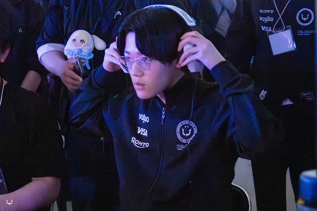 REJECT esports tweet media