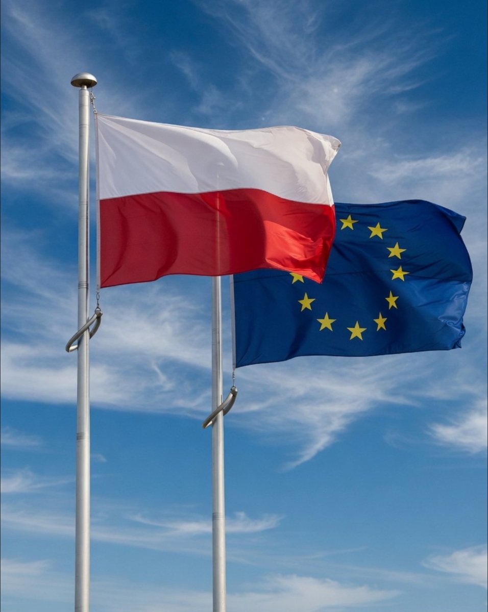 Mnie tam jest dobrze, a nawet bardzo dobrze 👍🙂👌.
Wkurzają mnie niektóre (zbędne) regulacje, ale ogólnie bilans (wg mnie) jest na bardzo duży PLUS ❗
Dokładnie od 22 lat Polska współtworzy europejską wspólnotę 🇵🇱🇪🇺
#Polska #UE